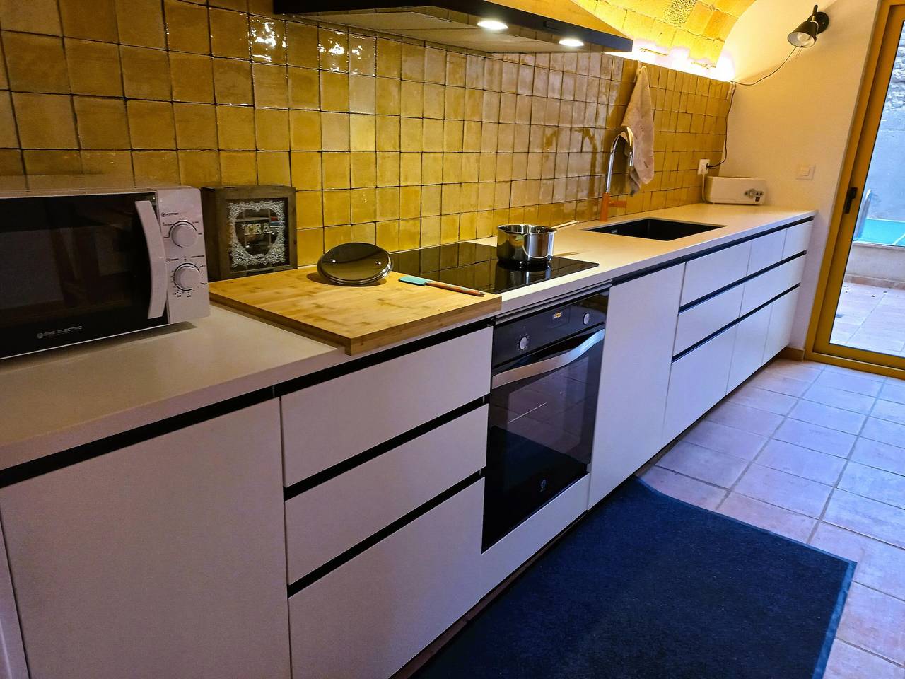 Casa Groga, para 6 personas, pequeña piscina privada, chimenea, wifi, A/A, . . . in La Armentera, Alt Empordà