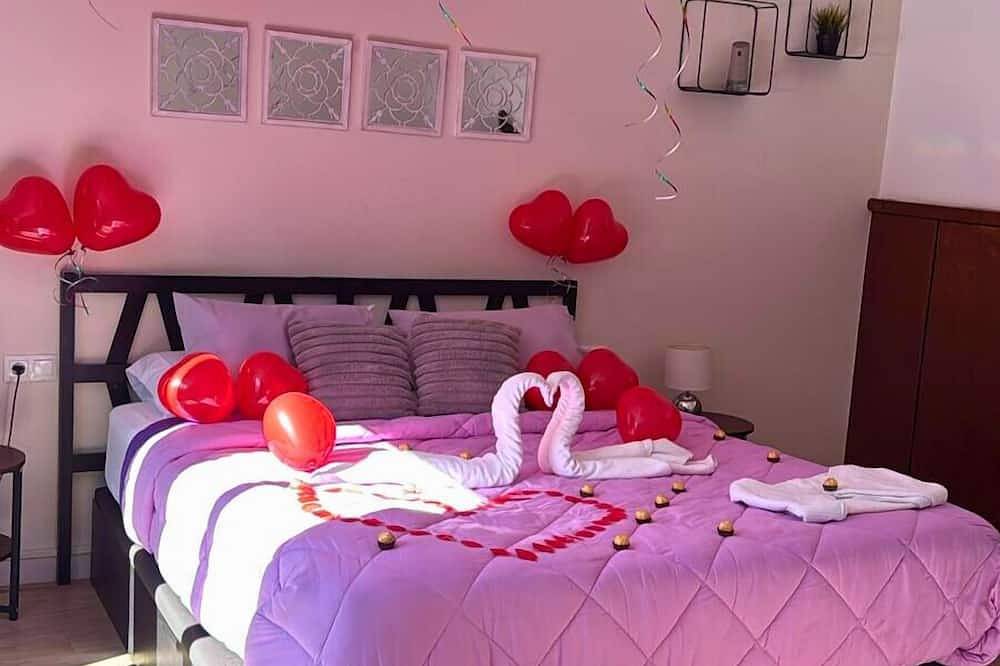 Apartamento entero, Ático exclusivo con jacuzzi privado y vistas a Montserrat in Monistrol de Montserrat, Interior de Barcelona