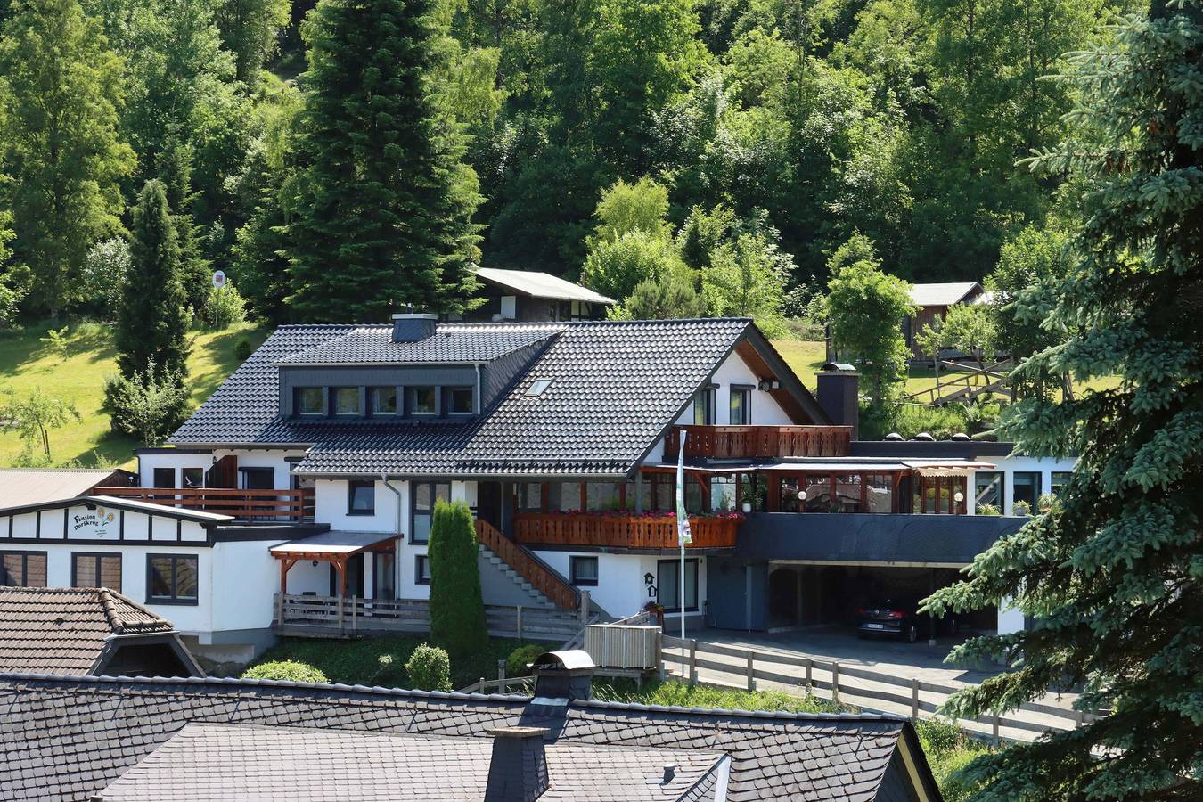 Pension Dorfkrug - Doppelzimmer mit Doppelbett und Dusche / Wc in Züschen, Winterberg