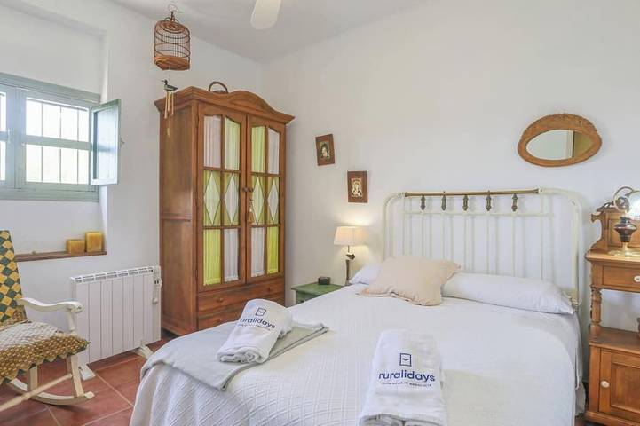 Finca El Olivo Llorón Montilla in Montilla, Córdoba Province