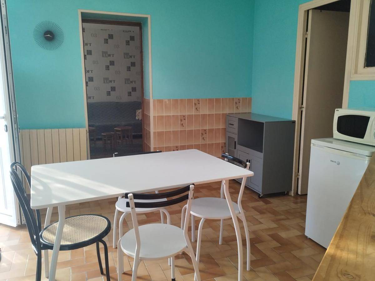 Appartement entier, One-Bedroom Apartment in Diou, Allier