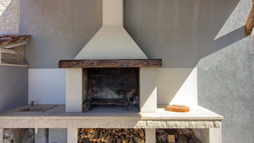 Ferienhaus für 7 Personen, mit Terrasse und Garten sowie Pool in Pula - 4