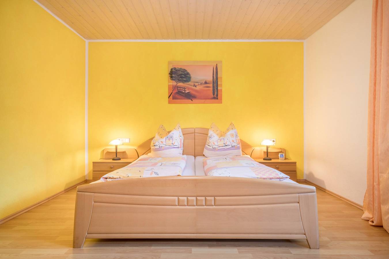 Ganze Wohnung, Ferienwohnung 'Sonnenschein' mit Terrasse, Gemeinschaftsgarten und Wlan in Langenargen, Region Bodensee-Oberschwaben