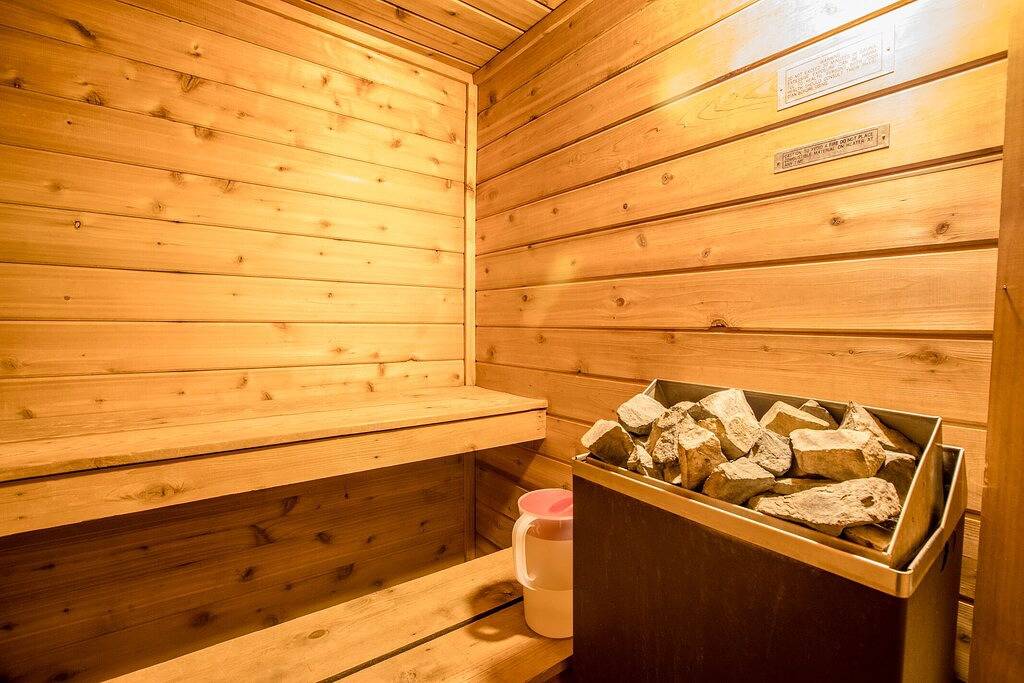 Ein herrliches Ferienhaus Trail Entlang der Alpen Trail mit Whirlpool im Freien und Erlaubt Hunde in Gogebic County