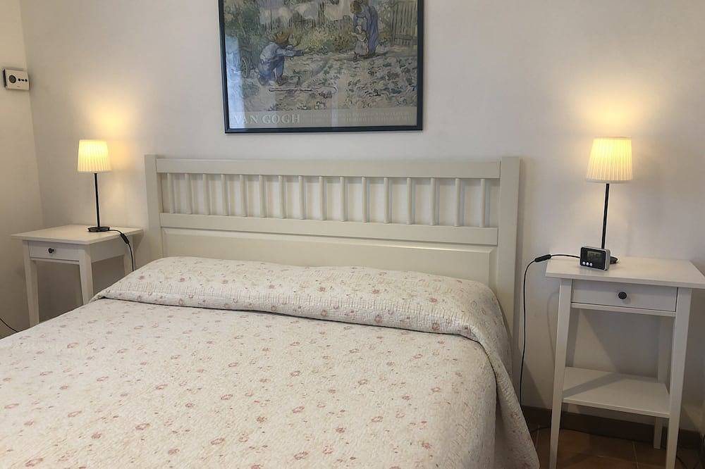 Hel lejlighed, Quiet, in the roman countryside, at the gates of the city with pool and Wifi. in Rom, Rom Provinsen