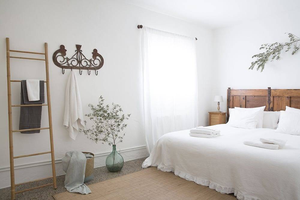 Luxury 10 to 12Br Estate near Sitges · Pool · Ideal for in Platja del Cellerot (Sitges), Sitges