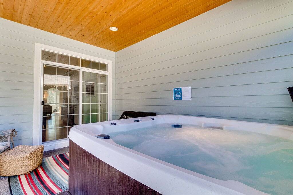 Moderne, schöne hundefreundliche Haus mit eigenem Whirlpool in der Nähe der Bucht in Tillamook County