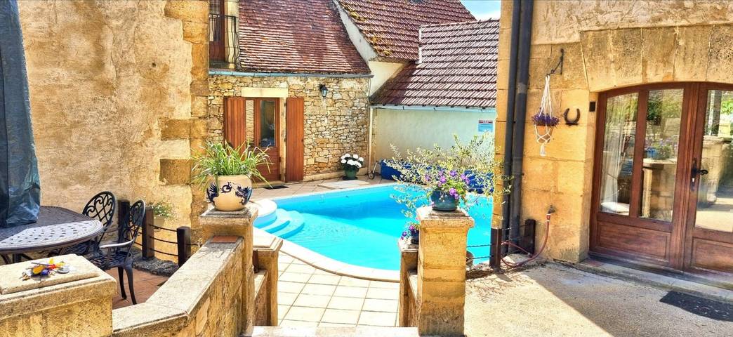 Gîte pour 15 personnes, avec piscine et terrasse à Saint-Vincent-de-Cosse - 2