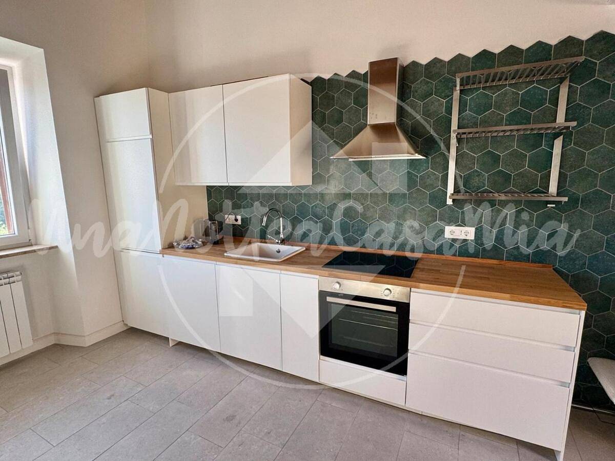 Appartamento intero, Three-Bedroom Apartment in Sacrofano, Provincia di Roma