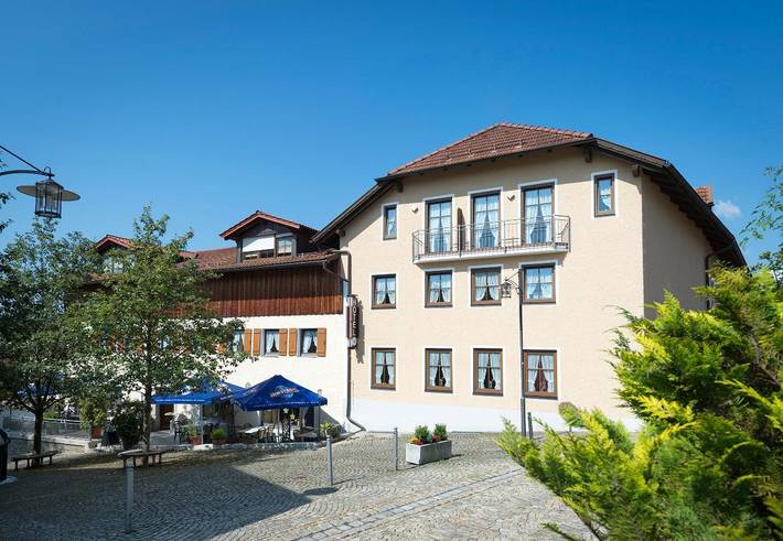 Hotel für 2 Personen, mit Balkon/Terrasse und Terrasse sowie Pool und Sauna