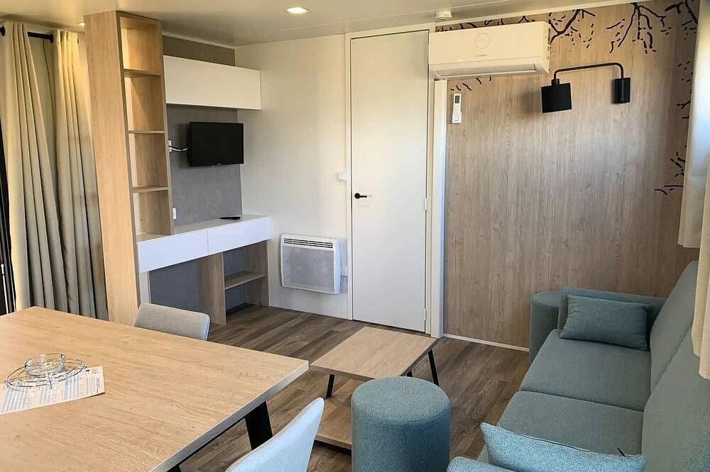 C- Mobil-home Méditerranée Confort Climatisé - 3 chambres 6 personnes in Saint-Gilles-Croix-de-Vie, Vallée de la Loire