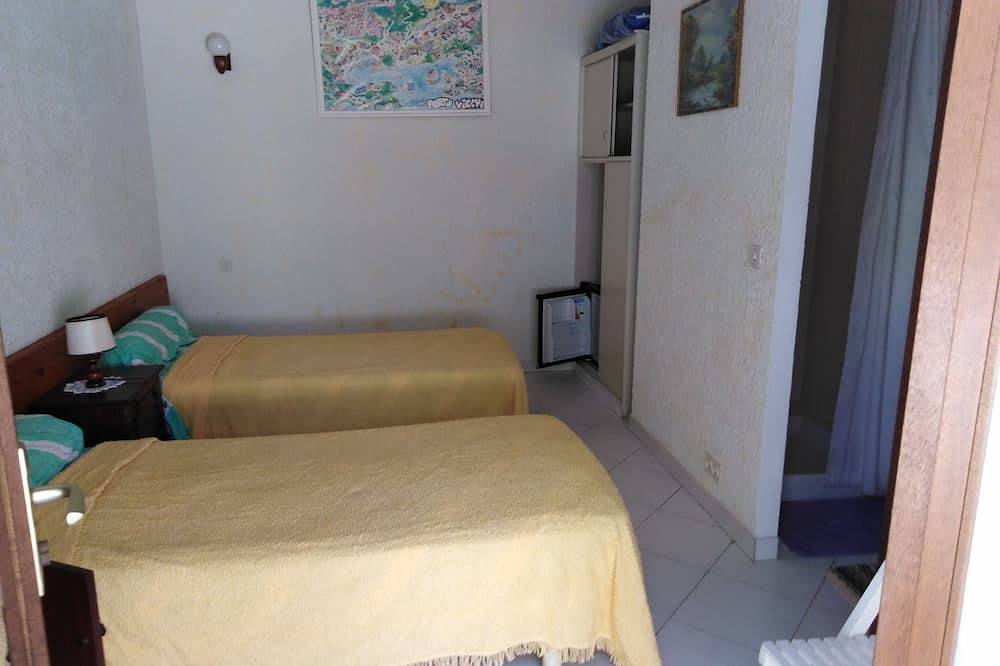 Chambre individuelle avec terrasse, facile accès, proche plage pallombaggia in Porto-Vecchio, Arrondissement de Sartène