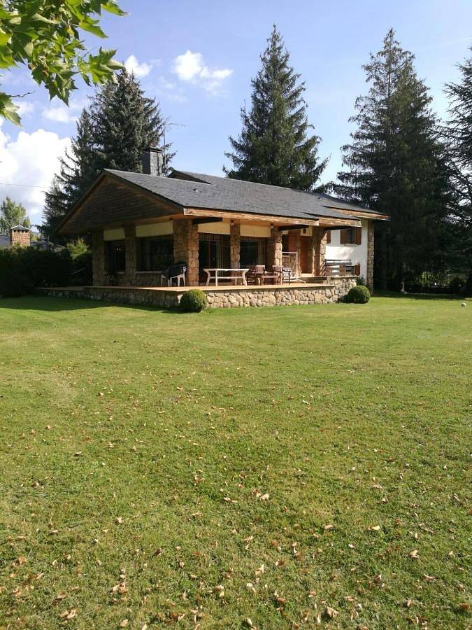 Apartamento para 8 personas, con Balcón y Terraza además de Jardín y Vistas en Sierra Norte