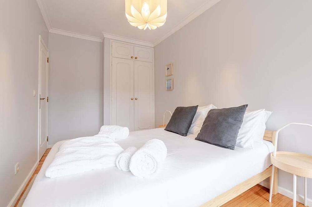 Entire apartment, Seaside Urban Retreat – 5min to Esposende Beach in Marinhas, Esposende