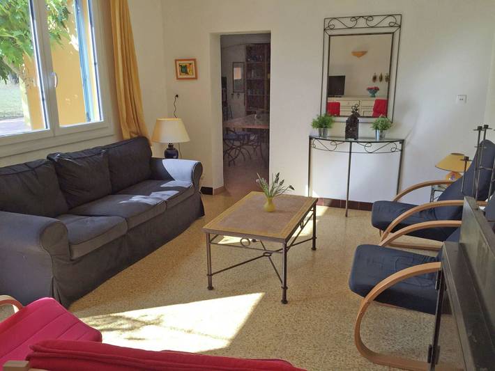 Location de vacances pour 8 personnes, avec piscine ainsi que terrasse et jardin, adapté aux familles à Villecroze - 2