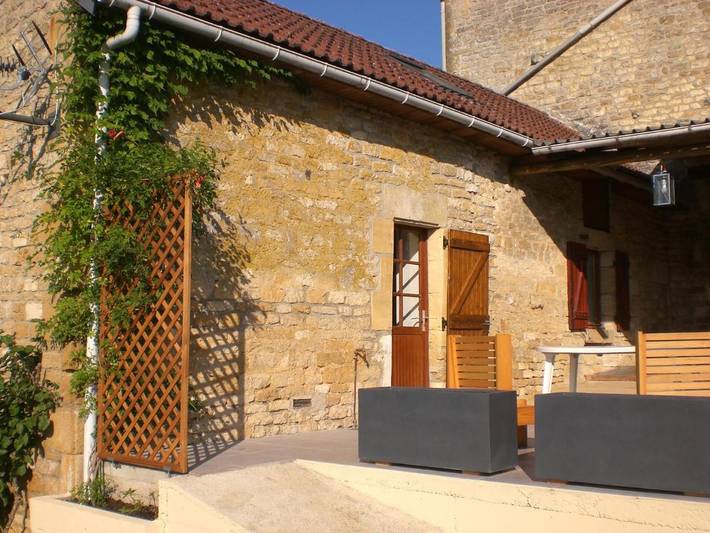 Gîte pour 4 personnes, avec jardin et terrasse, animaux acceptés à Bulson
