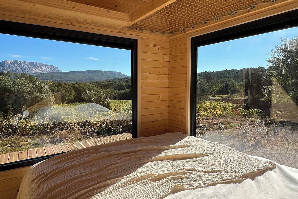 Tiny House with a breathtaking view of holy victory in Meyreuil, Aix-en-Provence region