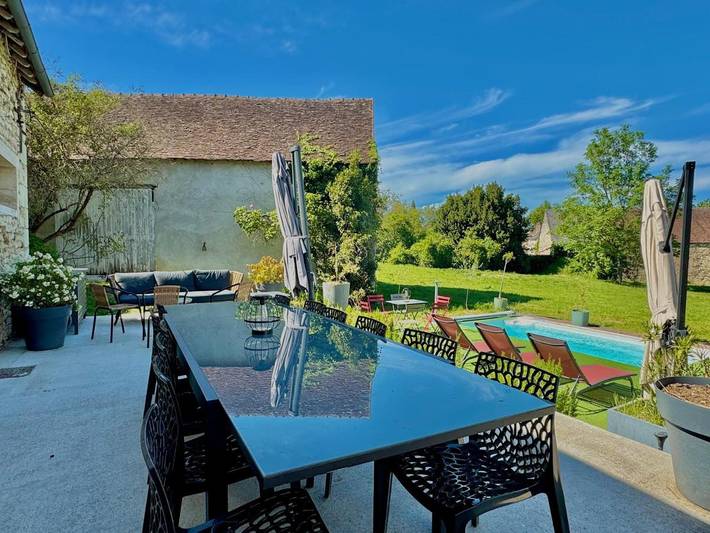 Location de vacances pour 16 personnes, avec piscine ainsi que jacuzzi et jardin à Buxeuil