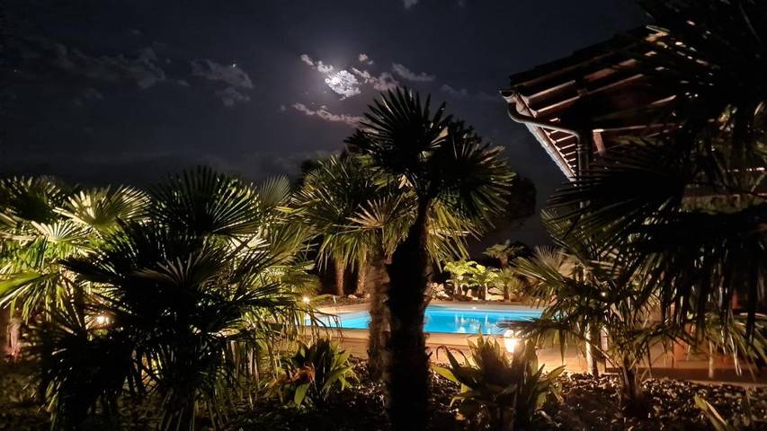 Chambre d’hôte pour 2 personnes, avec Terrasse ainsi que Jardin et Piscine