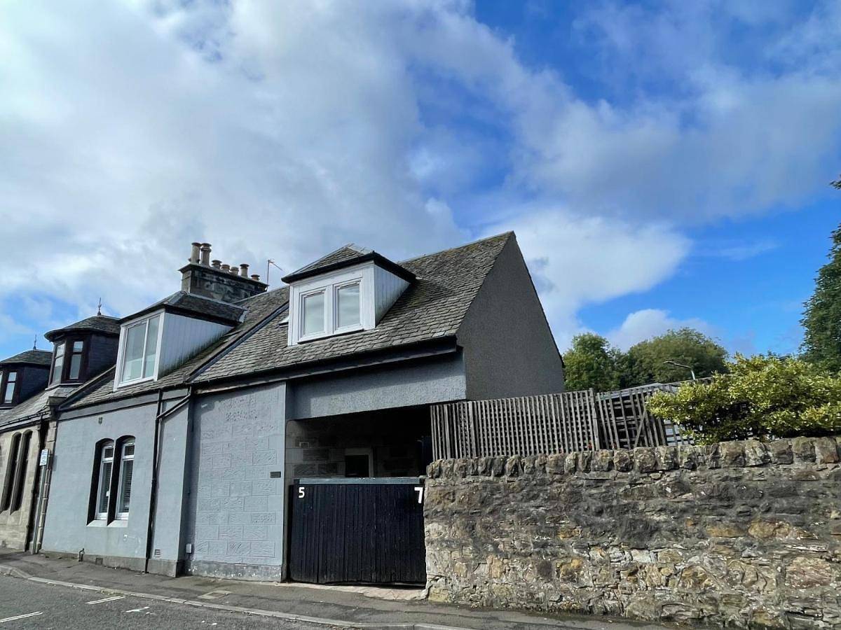 Entire apartment, One-Bedroom Apartment in Dunfermline, Fife region