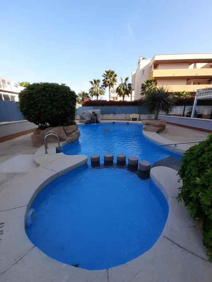Apartamento de vacaciones para 6 personas, con piscina para niños además de piscina y jardín - 1