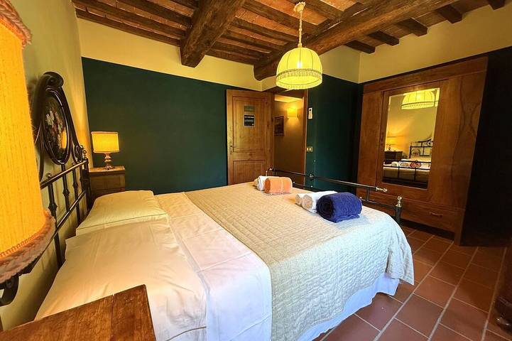 Casale Ripabianca 27 posti letto piscina privata in Deruta, Perugia e dintorni