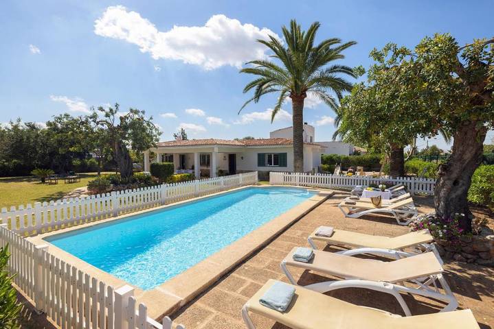 Casa de vacaciones para 10 personas, con vistas además de piscina y jardín - 1