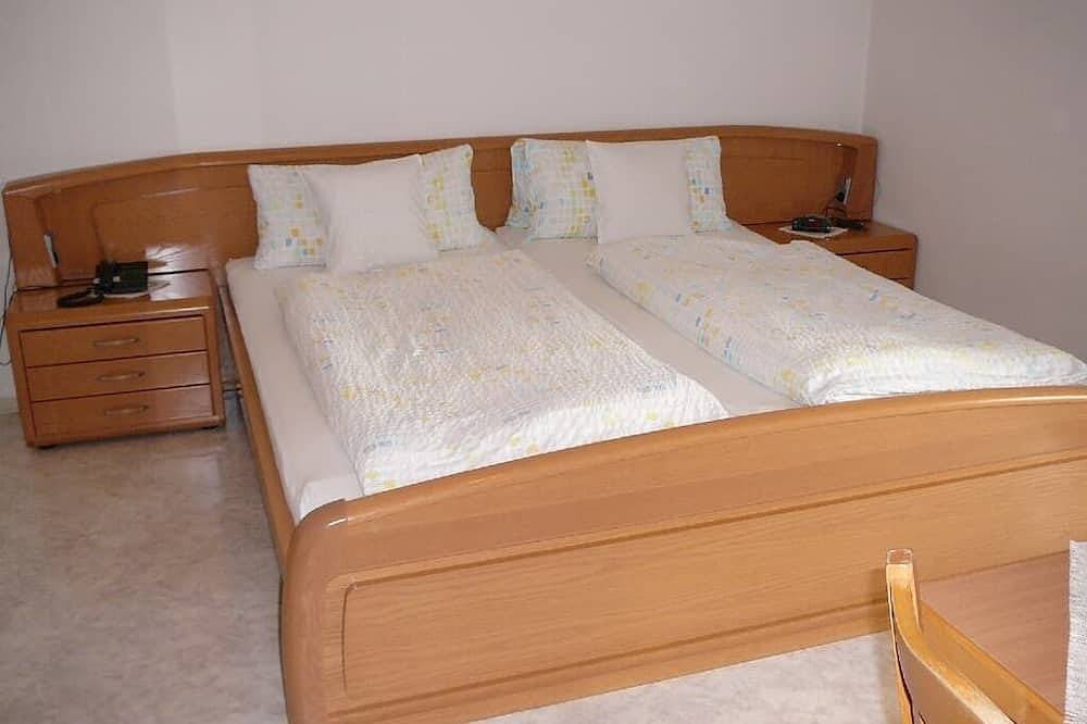 Apartamento inteiro, Apartamento térreo com varanda in Mahring, Baviera Oriental