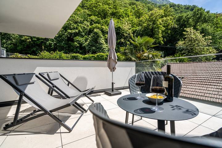 Monolocale intero, Nuova sistemazione "Videre Lodge Camera Doppia" con vista montagna, Wi-Fi e terrazza in Gargazzone, Alpi Sarentine