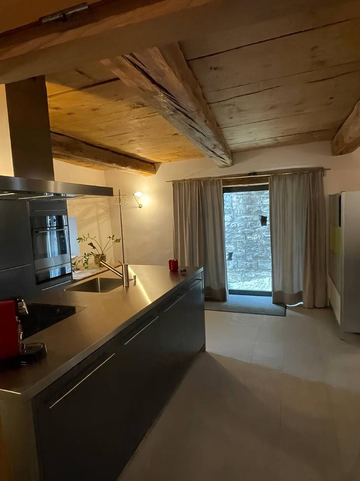 Ganze Ferienwohnung, Historisches Teiler-Haus - 4-Bettwohnung in Splügenpass, Rheinwald