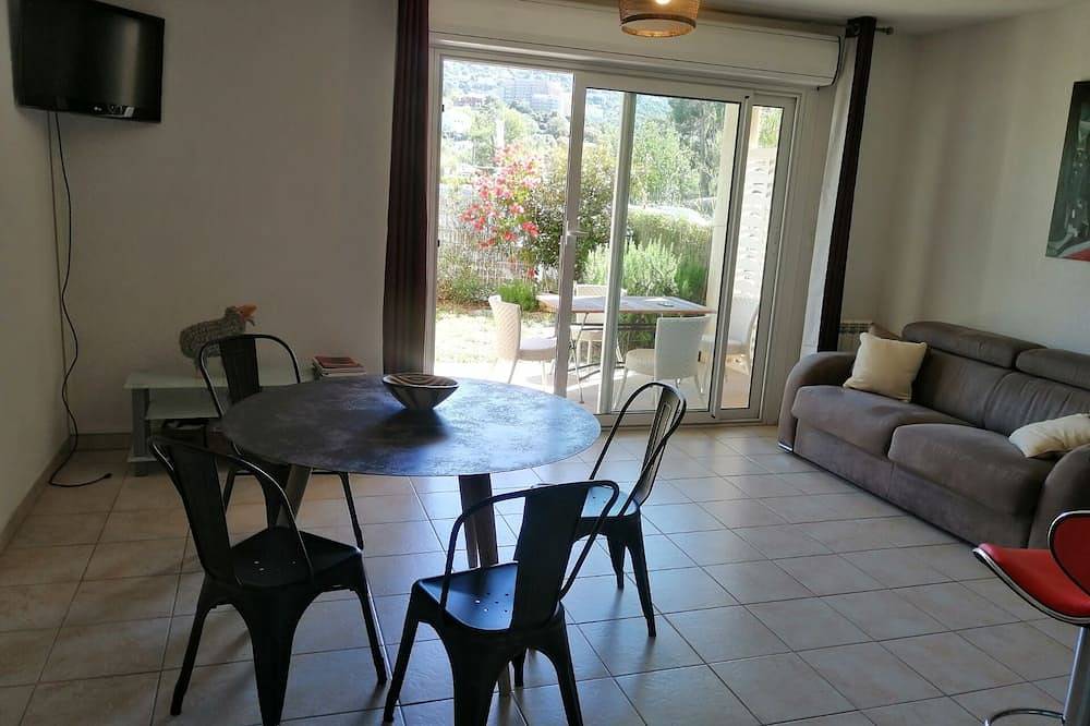Entire apartment, Charming T2 with terrace and small garden in Ajaccio, Ajaccio region