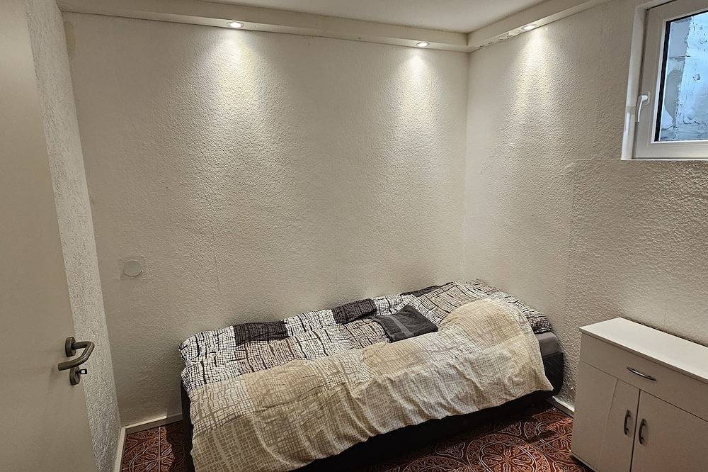 Ganze Wohnung, Renoviertes Gartenapartment in Hockenheimring, Ketsch