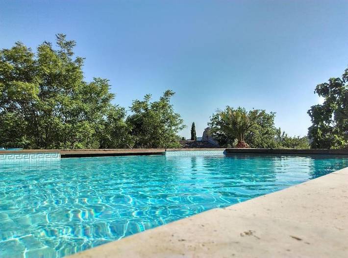 Location de vacances pour 10 personnes, avec piscine et terrasse ainsi que vue et jardin à Cabasse