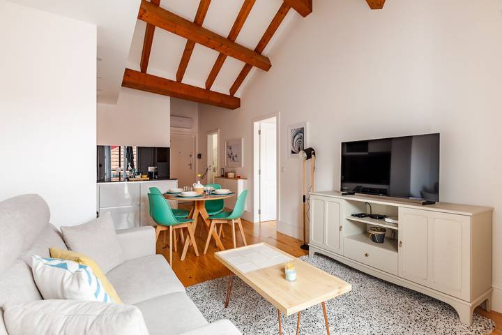Ganze Wohnung, Ferienwohnung 'Sunny Balcony' mit Balkon in Cedofeita, Porto