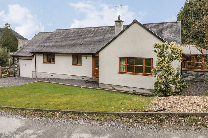 Log cabin for 8 people, with garden in Betws-y-Coed