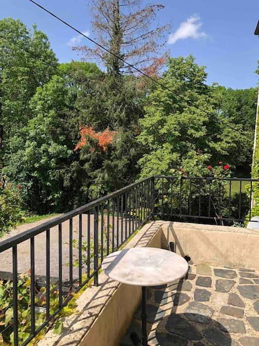 Location de vacances pour 6 personnes, avec vue et jardin à Saint-Pierre-de-Trivisy - 4