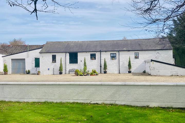Rental for 4 people, with balcony in Derry