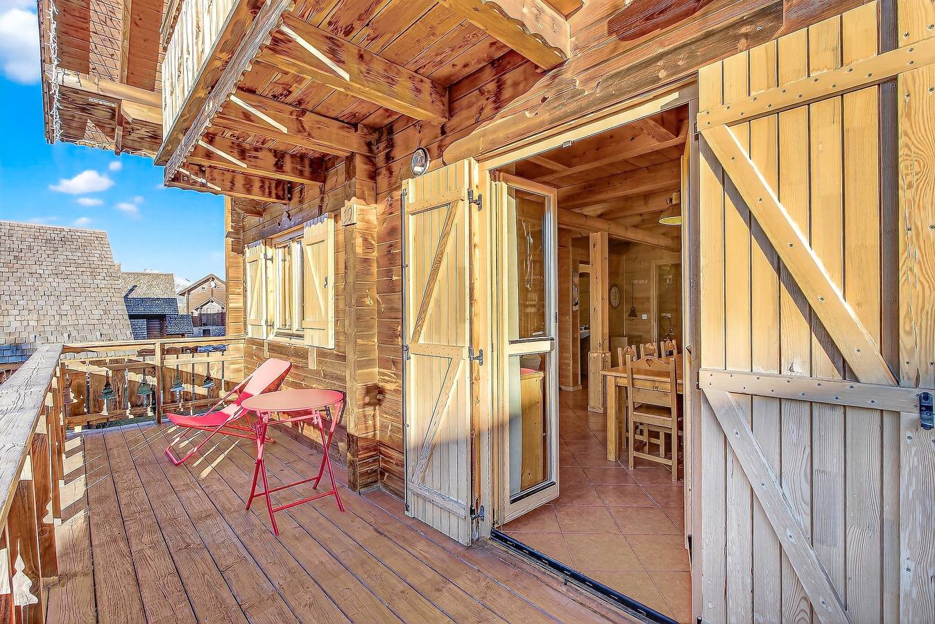 Chalet 'La Montagne Número 10' con vistas a la montaña, piscina y Wi-Fi in La Joue du Loup, Dévoluy (comuna)