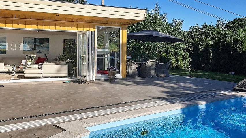 Feriehus for 10 personer, med badebasseng og hage, dyr tillatt i Arendal 