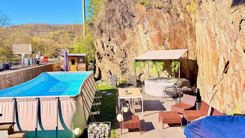 Ferienhaus für 18 Personen, mit Whirlpool und Garten sowie Sauna in Bad Ems