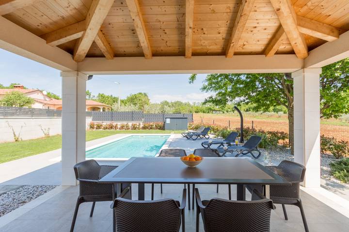 Villa für 6 Personen, mit Terrasse und Garten in Porec und Umgebung - 3