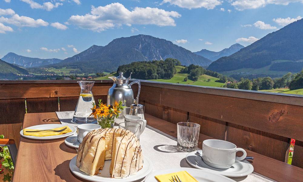 Ganze Ferienwohnung, Steinberger Hof inkl. Chiemgaukarte - Westernberg 60qm, Balkon, Kochnische, 2 Schlafzimmer, Wohnzimmer, 4 Pers., Wlan in Ruhpolding, Bayerische Alpen