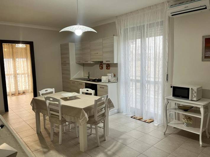 Gîte pour 4 personnes, avec Balcon ainsi que Terrasse et Vue à Zapponeta