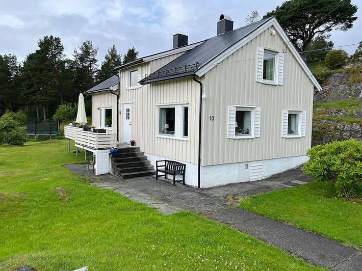 Ferienhaus für 6 Personen, mit Balkon und Terrasse sowie Garten und Ausblick in Molde