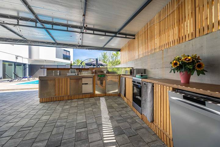 Villa pour 8 personnes, avec jardin et piscine à Klimno - 4