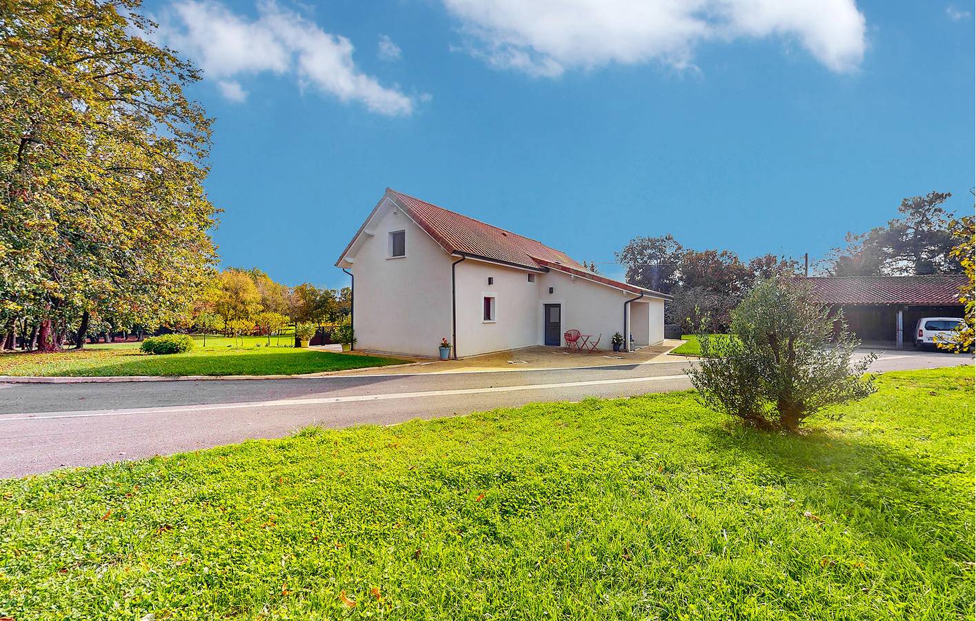 Retraite en bord de mer avec Wifi, climatisation, parking et jardin à 2,5 km du Manoire in Sanilhac, Périgord Blanc