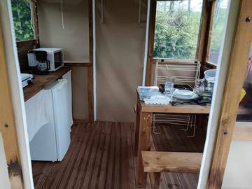 Tente pour 2 Personnes dans Perpezat, Région de Clermont-Ferrand, Photo 3