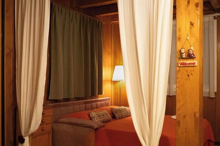 Chalet Surrounded by Greenery in Giarre, Between the Ionian Sea, Taormina, Etna. in Giarre, Catania Provinz