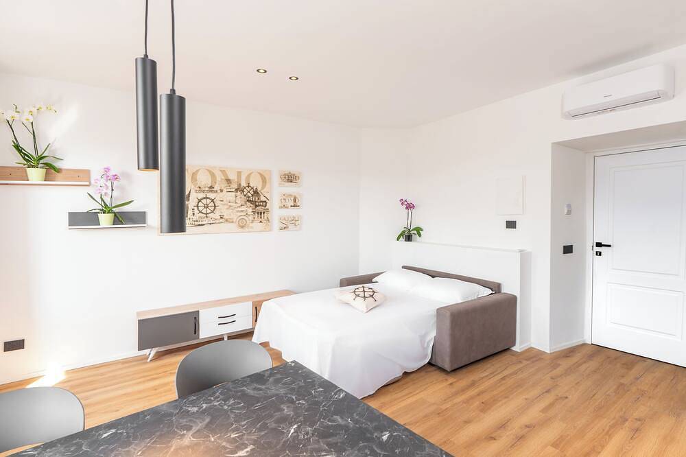 Ganze Wohnung, Dn Art Royale: Villa w/ Private Spa, Hot Tub & Stunning Lake Como View Terrace in Cazzanore (Blevio), Blevio