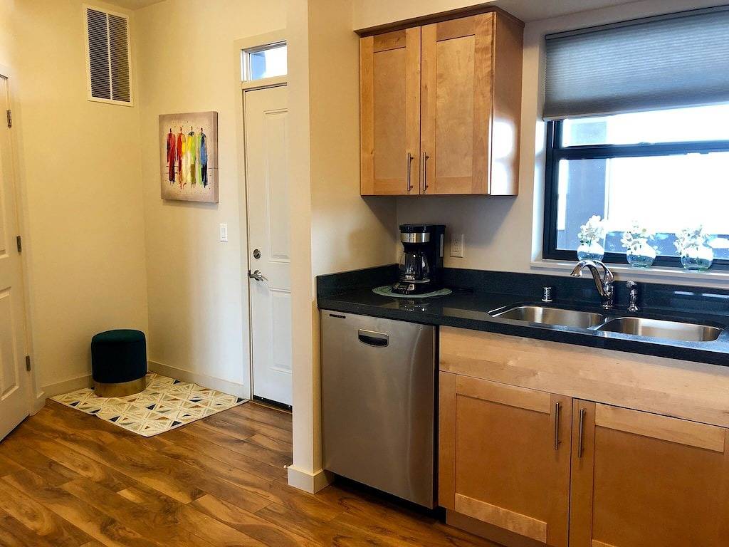 Ganze Wohnung, Modernes Apt # 302 - ein Block von St. Pat's Hospital in Missoula, Lolo Nationalwald